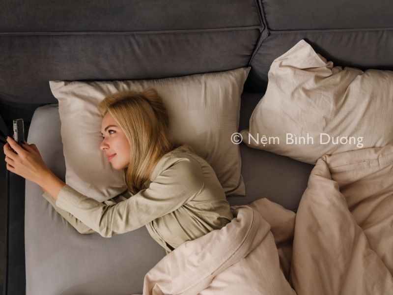 Mách bạn: ngừng sử dụng mạng xã hội để có giấc ngủ ngon hơn