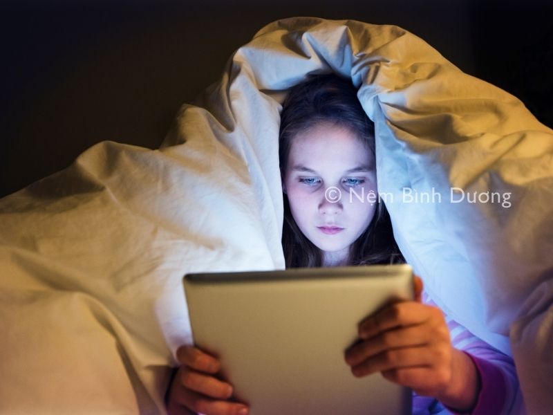 Mách bạn: ngừng sử dụng mạng xã hội để có giấc ngủ ngon hơn