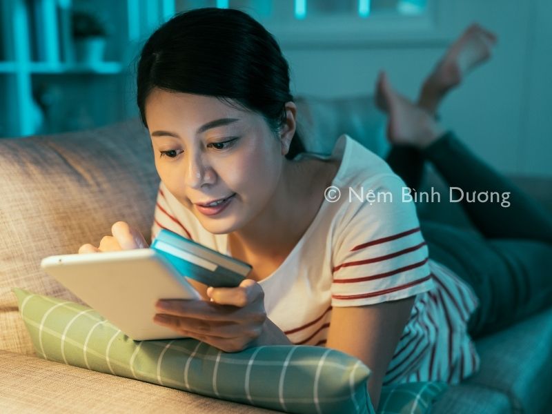 Xu hướng sống ở Việt Nam, sinh hoạt theo giờ Mỹ - Hệ lụy đáng quan ngại