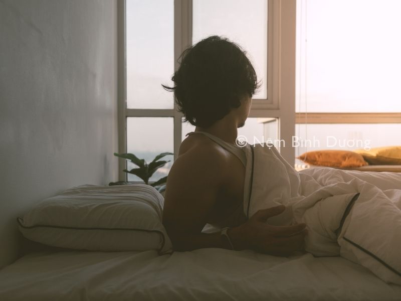 Lý do thức dậy quá sớm? Hiện tượng này có ảnh hưởng đến sức khỏe không?