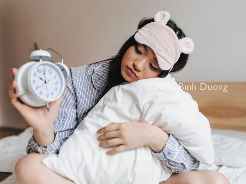 Lý giải vì sao thường xuyên thức dậy vào lúc 3 giờ sáng 2 Lý giải vì sao thường xuyên thức dậy vào lúc 3 giờ sáng