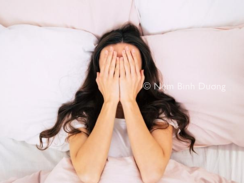 Lý giải vì sao thường xuyên thức dậy vào lúc 3 giờ sáng 3 Lý giải vì sao thường xuyên thức dậy vào lúc 3 giờ sáng
