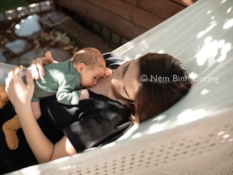 Có nên cho trẻ sơ sinh nằm sấp không? Kinh nghiệm cho trẻ sơ sinh nằm sấp 3 Có nên cho trẻ sơ sinh nằm sấp không? Kinh nghiệm cho trẻ sơ sinh nằm sấp