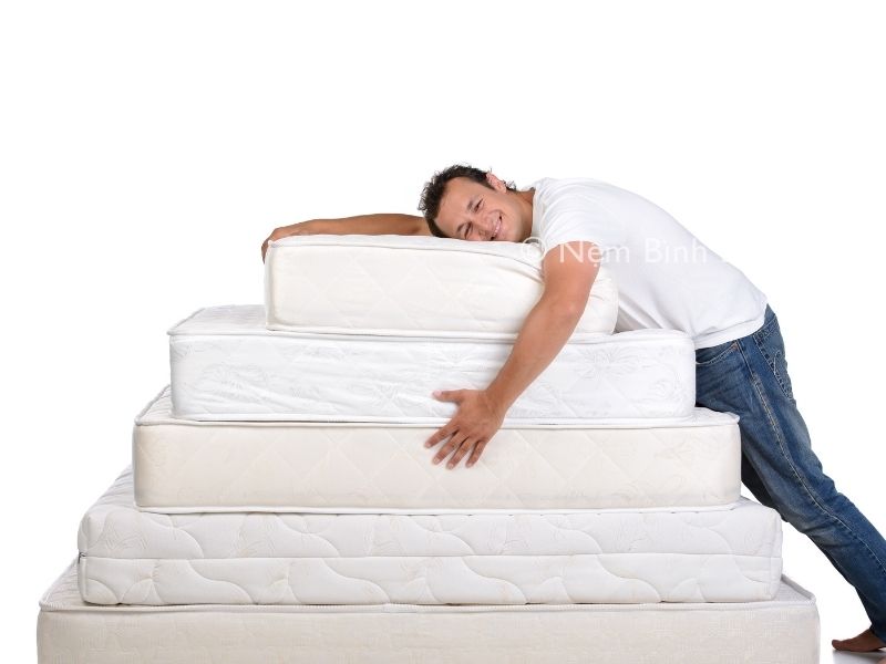 Độ cứng đệm và trọng lượng cơ thể có liên quan gì đến nhau không? 2 Độ cứng đệm và trọng lượng cơ thể có liên quan gì đến nhau không?