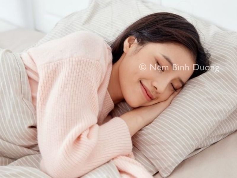 Cách ngủ tốt nhất để trẻ lâu