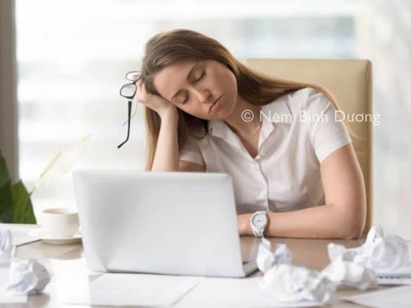 Hay buồn ngủ là thiếu chất gì? Những thực phẩm giúp cải thiện giấc ngủ