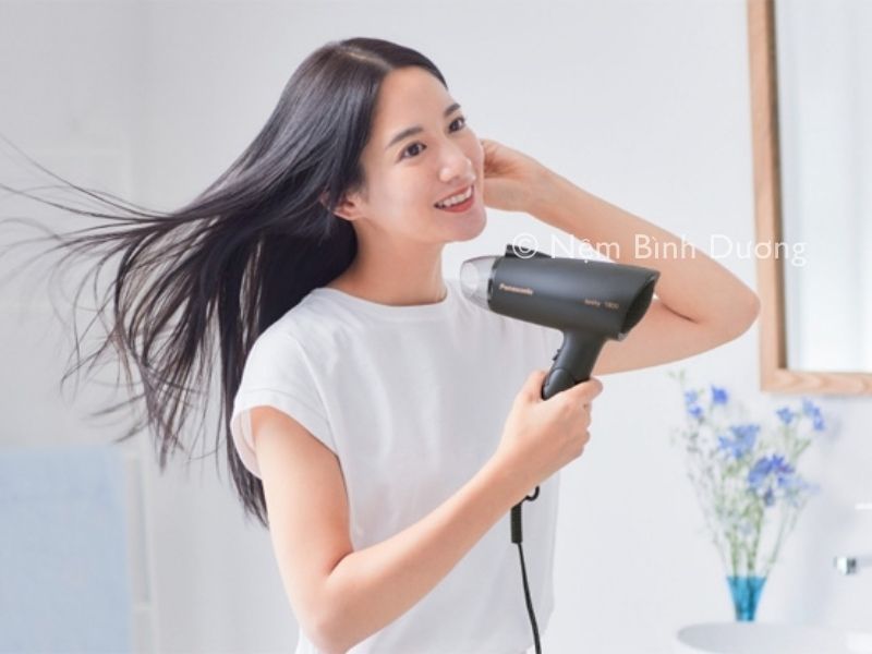 Cách khắc phục tình trạng ngủ dậy tóc bị bết