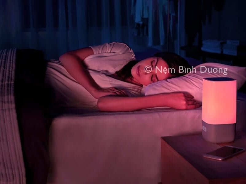 Ngủ để đèn có tốt không? Tác động của việc ngủ để đèn đến chất lượng giấc ngủ 