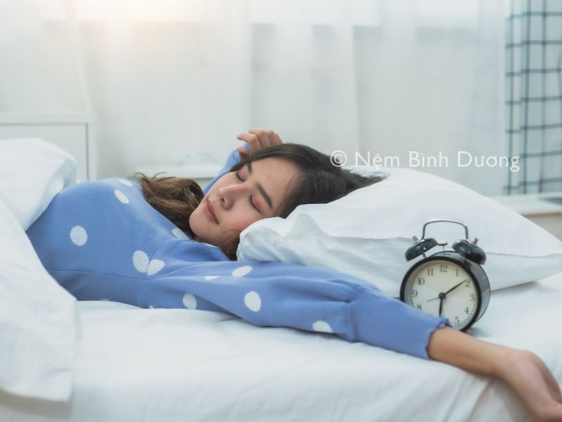 Cách làm giảm sưng mặt khi ngủ dậy đơn giản, hiệu quả 3 Cách làm giảm sưng mặt khi ngủ dậy đơn giản, hiệu quả