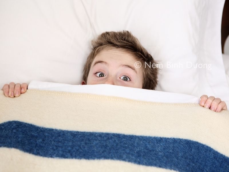 Lý do khiến bạn ngủ bị giật mình? Cách khắc phục hiệu quả
