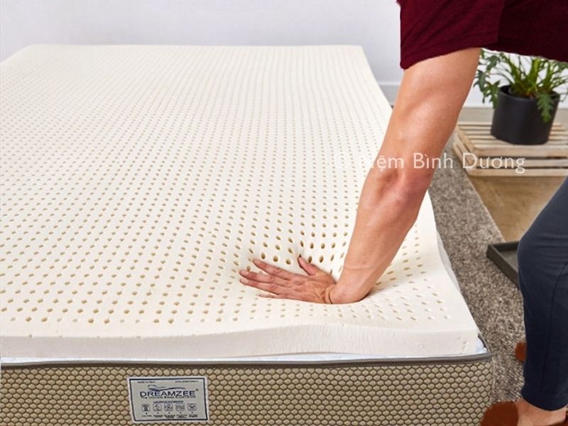 Nệm cao su có phơi nắng được không?