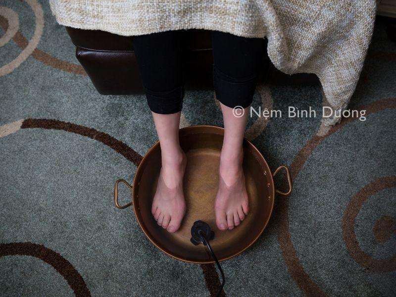 6 cách ngâm chân trị mất ngủ đơn giản tại nhà