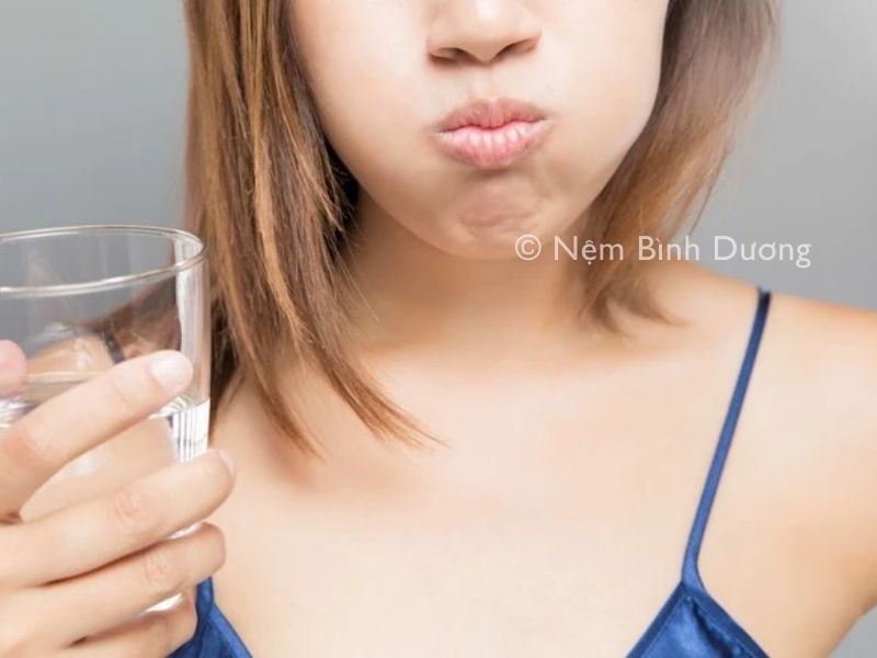 Cách khắc phục tình trạng sáng ngủ dậy nước bọt có màu vàng