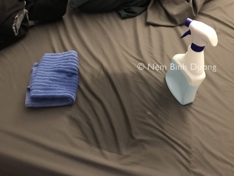 Nệm bị ướt phải làm sao