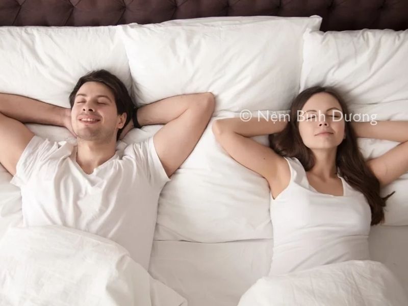 Có nên mua nệm 2 người nằm cỡ lớn