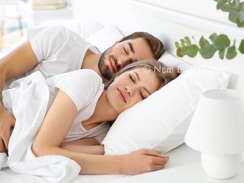 Mách bạn cách chọn mua nệm 2 người nằm phù hợp