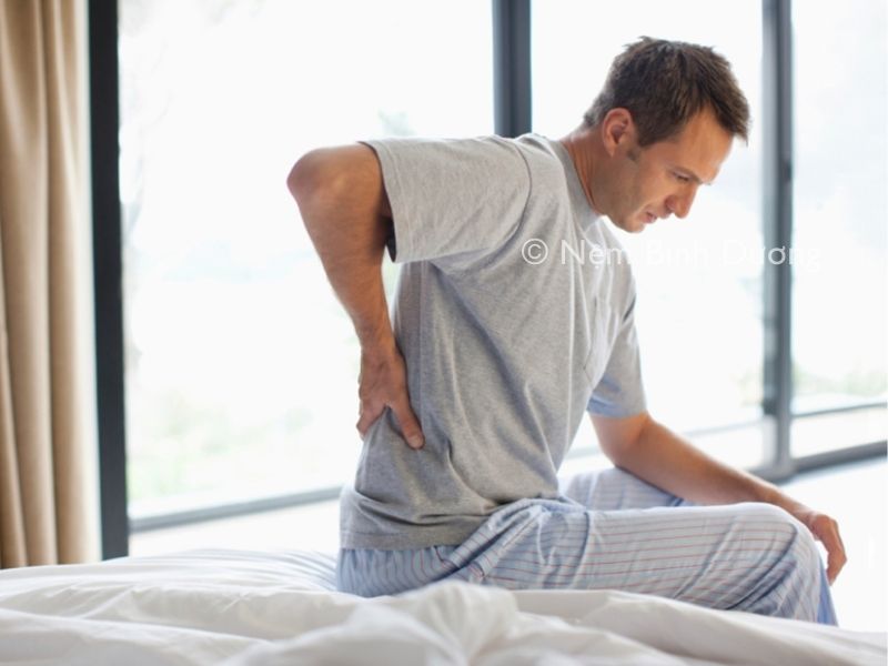 Nằm nệm bị đau lưng do đâu? 2 Nằm nệm bị đau lưng do đâu?