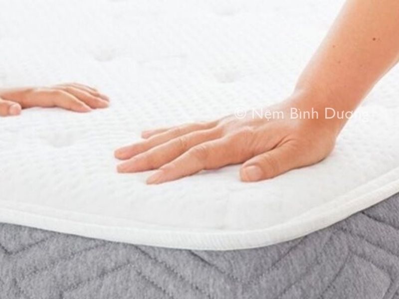 Nên nằm nệm cứng hay mềm để tốt cho sức khỏe? 2 Nên nằm nệm cứng hay mềm để tốt cho sức khỏe?