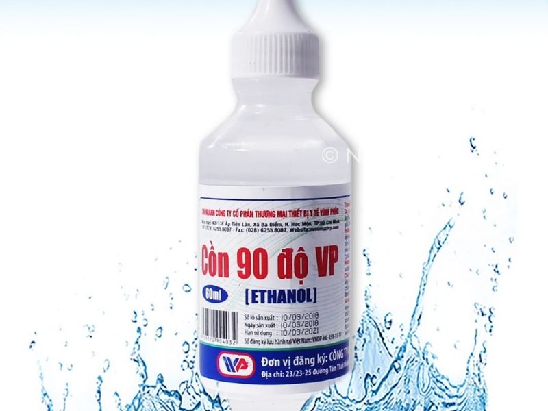 Sử dụng nước và cồn 90o khử mùi khai nước tiểu 3 Sử dụng nước và cồn 90o khử mùi khai nước tiểu