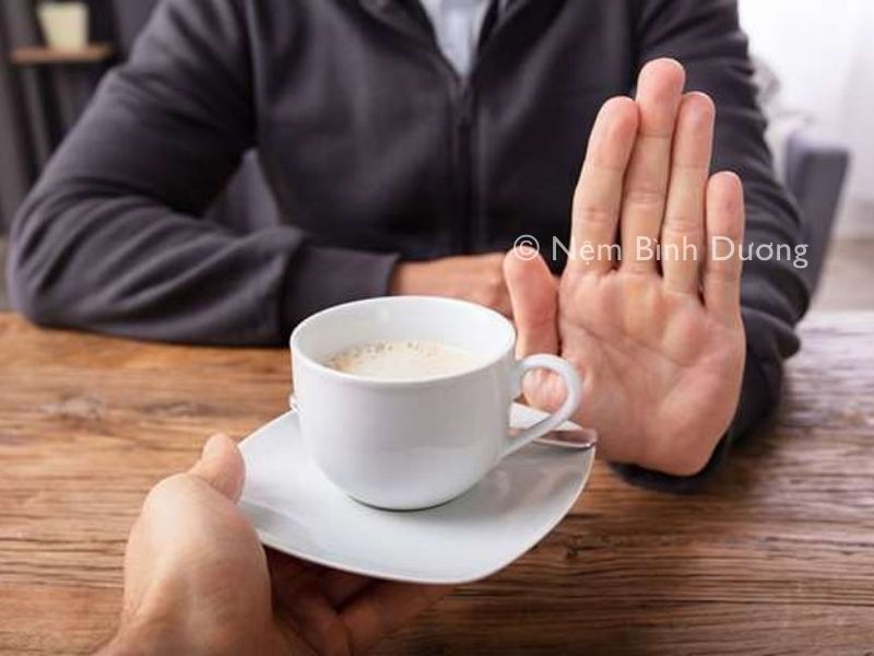 Hạn chế lượng caffeine trong ngày