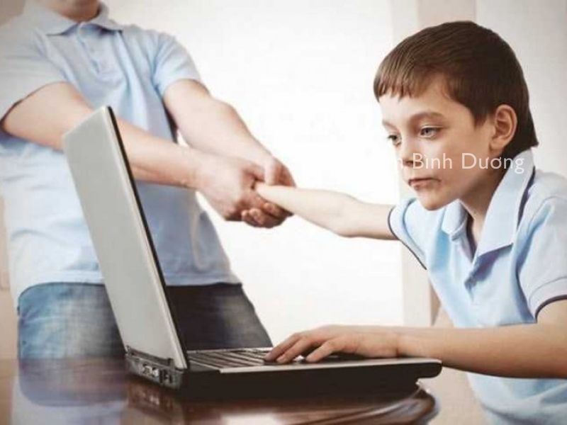 Tránh các thiết bị điện tử, tivi