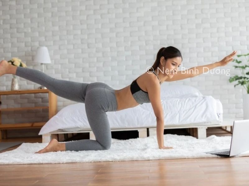 Tập thể dục đều đặn để hỗ trợ quản lý giấc ngủ tốt hơn