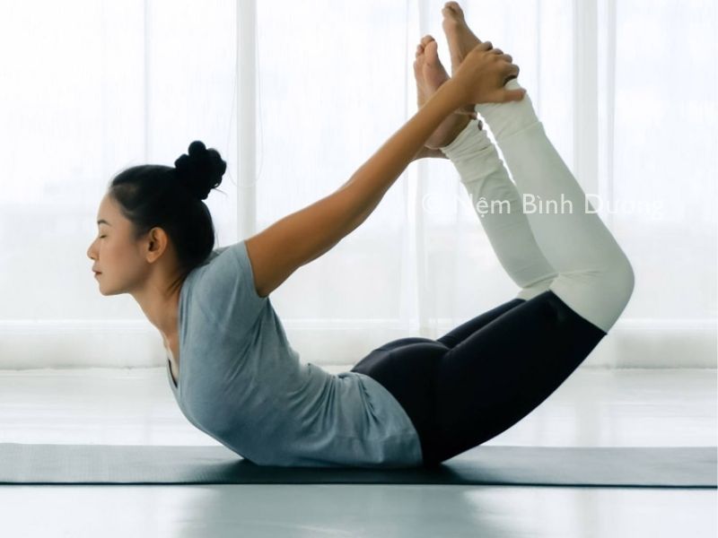 Tập yoga đều đặn để thư giãn cơ thể