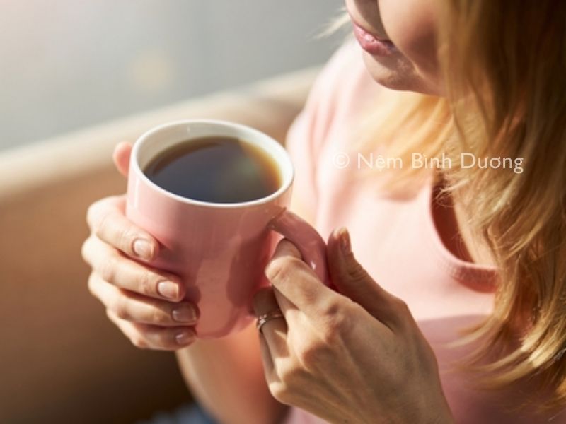 Tránh uống cà phê sau buổi chiều 3 Tránh uống cà phê sau buổi chiều