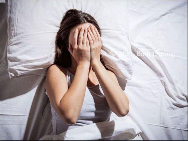 Vì sao vào giấc ngủ hay bị giật mình?