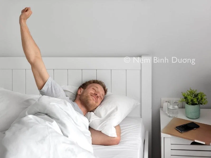 Hướng giường ngủ tính theo tuổi vợ hay chồng?