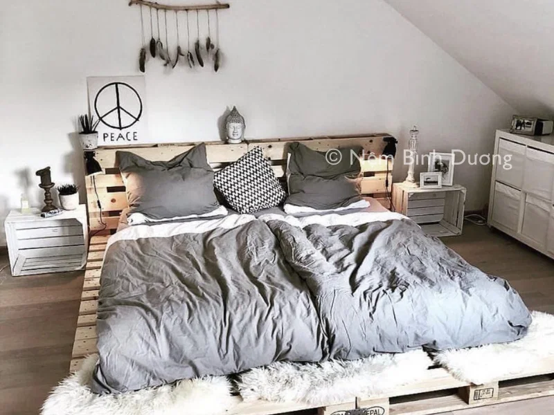 Trang trí giường pallet bằng bộ chăn ga gối
