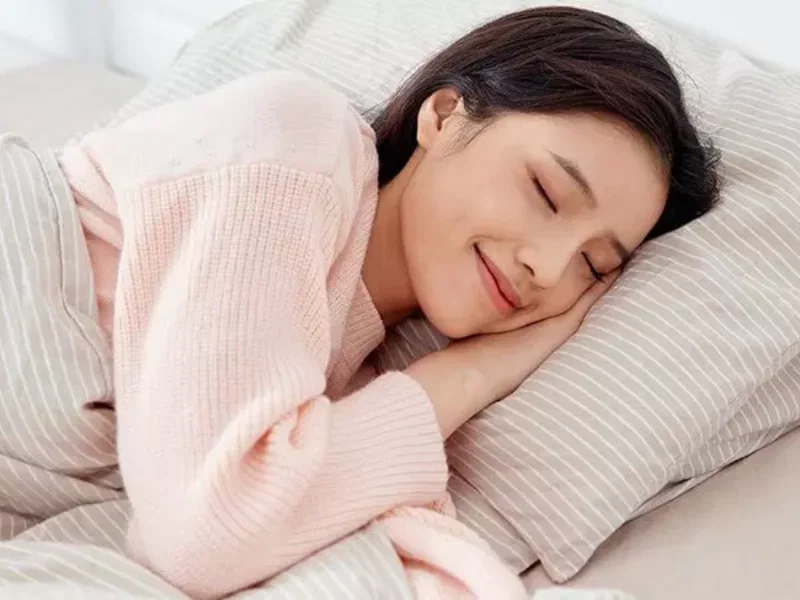 Tư thế ngủ nằm nghiêng bên trái - Hỗ trợ hệ tiêu hóa