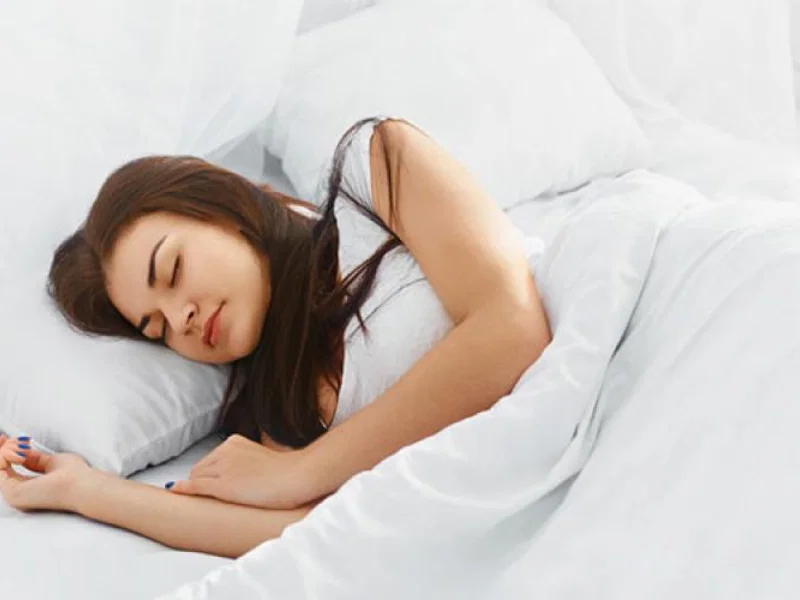 Nằm nghiêng giảm đau vai gáy - Tư thế ngủ giảm đau đầu