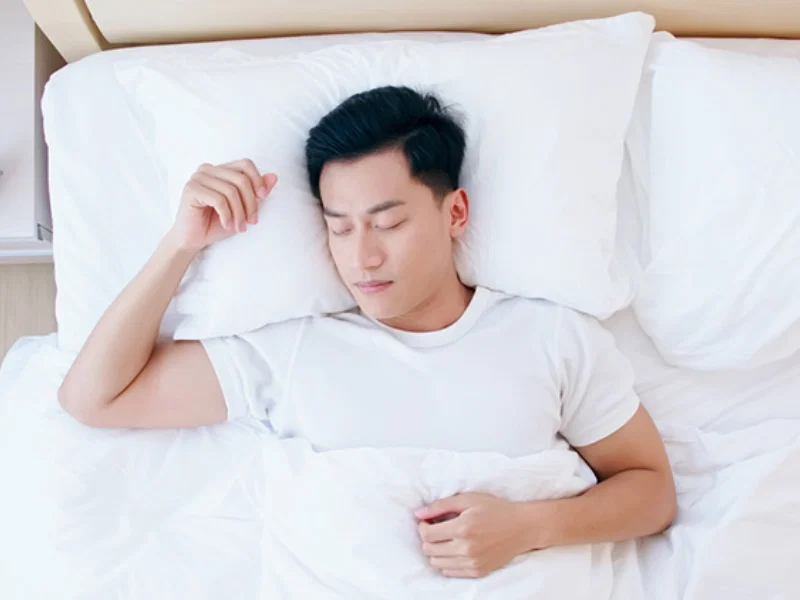 Nằm ngửa giảm đau đầu - Tư thế ngủ giảm đau đầu