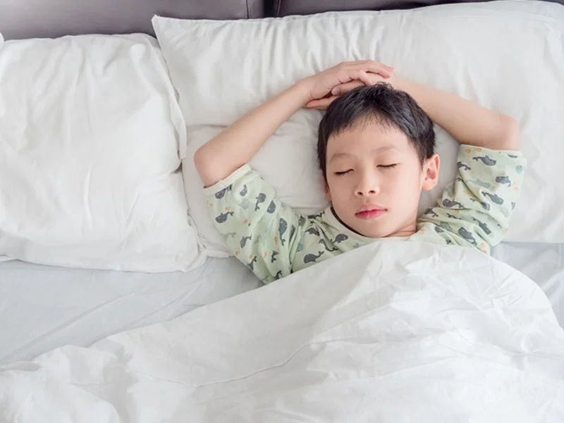 Tư thế ngủ phát triển chiều cao
