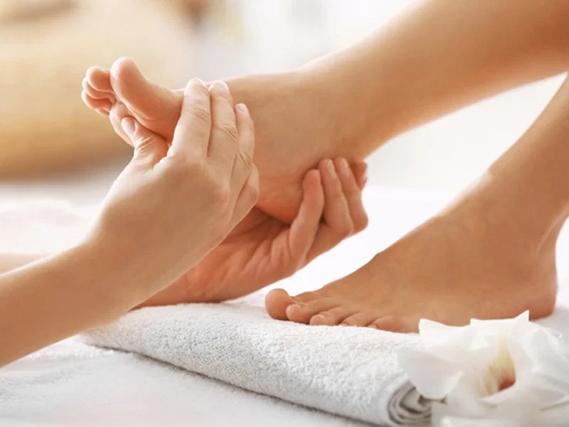 Biện pháp giảm đau lòng bàn chân khi ngủ dậy