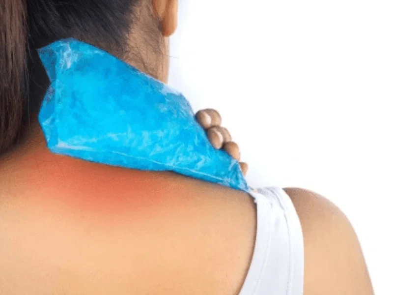 Cách điều trị tình trạng sáng ngủ dậy bị đau cổ vai gáy