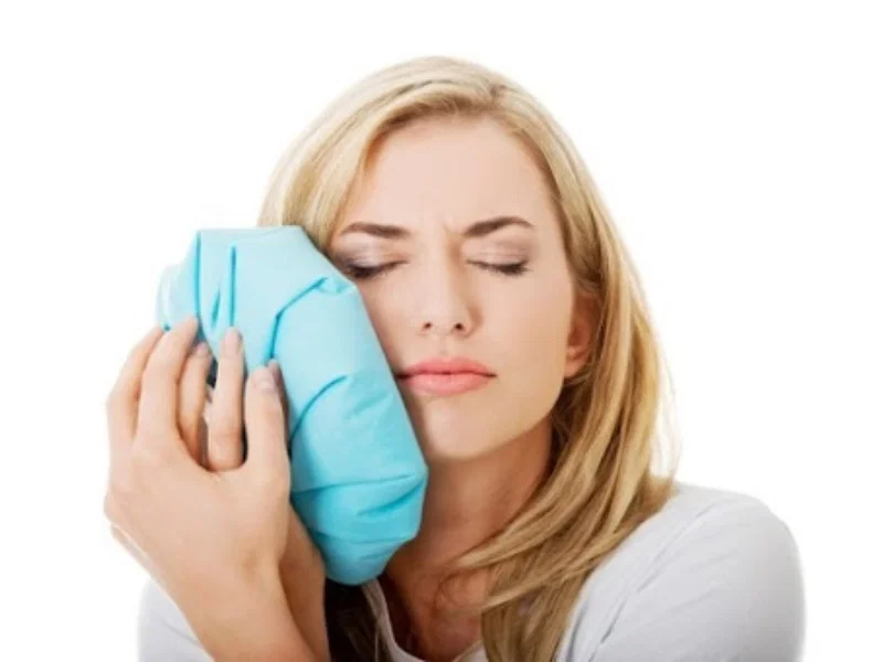 Cách giảm tình trạng ngủ dậy bị đau cơ hàm tại nhà 3 Cách giảm tình trạng ngủ dậy bị đau cơ hàm tại nhà