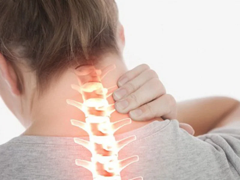 Ngủ bị trật cổ 