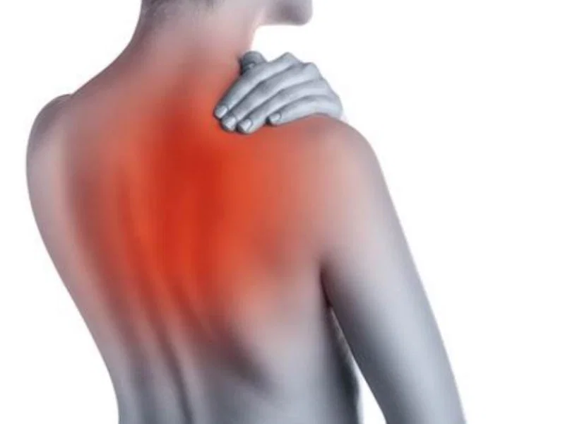 Ngủ dậy bị đau bả vai phải