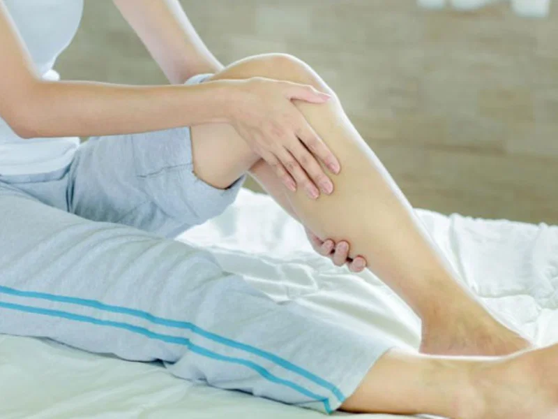 Sáng ngủ dậy bị đau bắp chân 1 Sáng ngủ dậy bị đau bắp chân