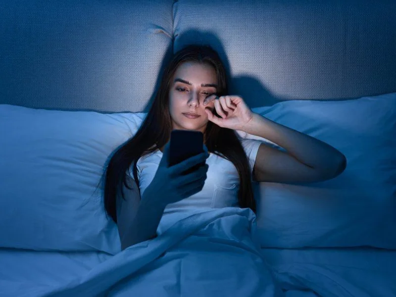 Hạn chế ánh sáng xanh – Cách dễ vào giấc ngủ không thể bỏ qua