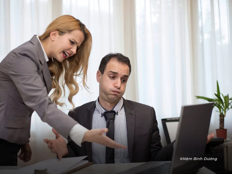 Ngủ Gục Khi Làm Việc: dễ dẫn đến sai sót trong công việc Ngủ Gục Khi Làm Việc: Nguyên Nhân Và Giải Pháp Hiệu Quả